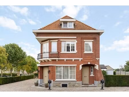 vrijstaande dubbelwoonst op 4a18ca te zussen