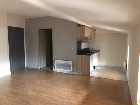 t1 30m² rue pont des monards à saintes