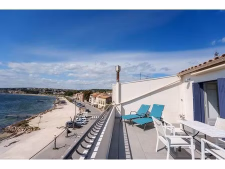 propriété en première ligne avec trois appartements indépendants