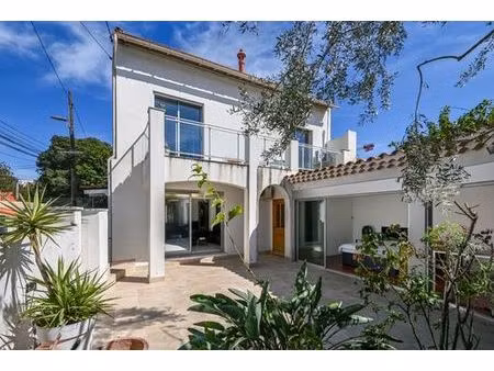 villa de luxe de 5 pièces en vente marseille  france