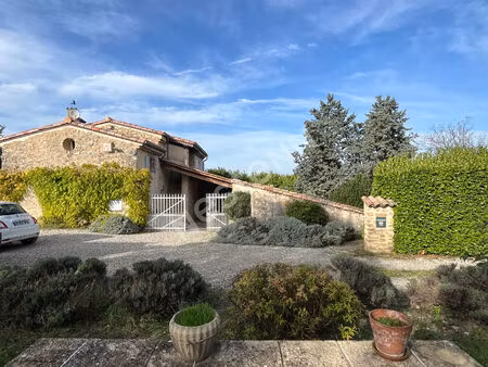 ensemble de deux logements indépendants sur terrain arboré dans un environnement calme