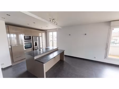 appartement 4 pièces de grand standing à vendre à luce - réf 218