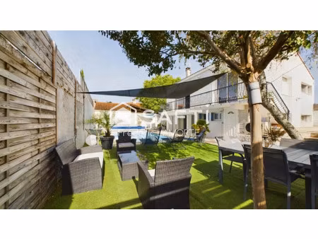 vente maison 7 pièces 182 m² la rochelle (17000)