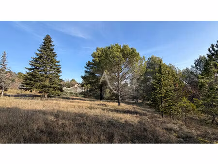 vente terrain  1300.00m²  pierrevert