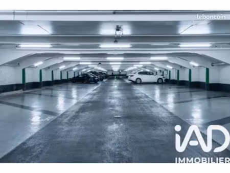 parking à paris (75009)