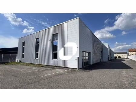 location local d'activités 479 m²