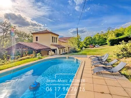 propriété de charme  212 m2  6 chambres  piscine chauffée sur 6774 m2