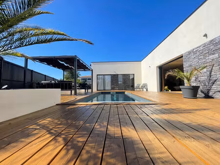 mios-maison contemporaine de plain-pied avec piscine  cuisine d'été et prestations soignée