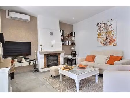 coquet bas de villa - 69 m² plan du castellet - 335 000