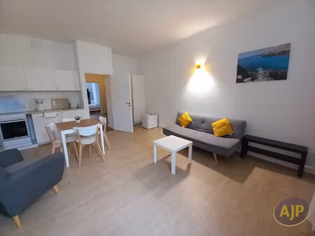 appartement t2 meublé 53m² en plein centre de lesparre