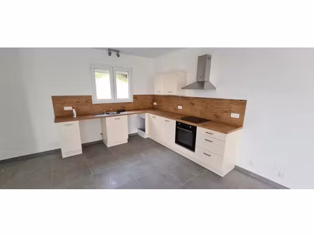 location appartement 3 pièces 95 m² à bastelicaccia (20129)