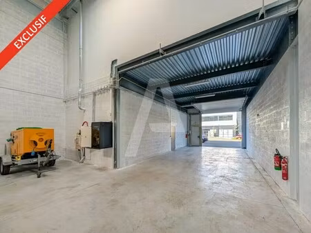 location entrepôt 372 m²