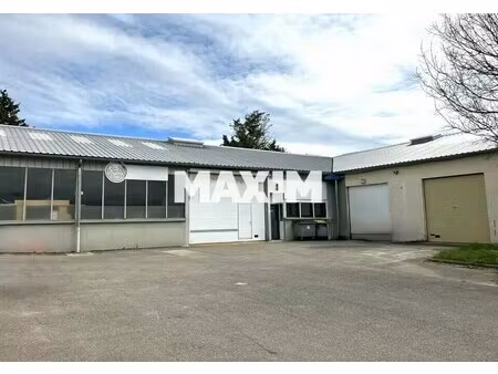 location local d'activités 980 m²