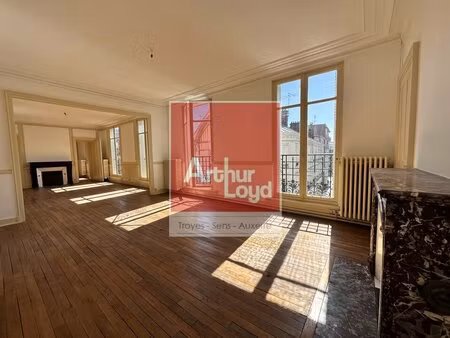 location local professionnel 290m² troyes 10000