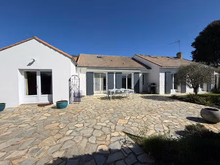 maison saint hilaire de chaléons - 231 m²