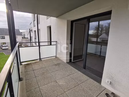 appartement t2 de 43.13 m² avec balcon + stationnement - centre ville treillieres