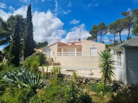 dans un bel ecrin de verdure maison de 140 m2