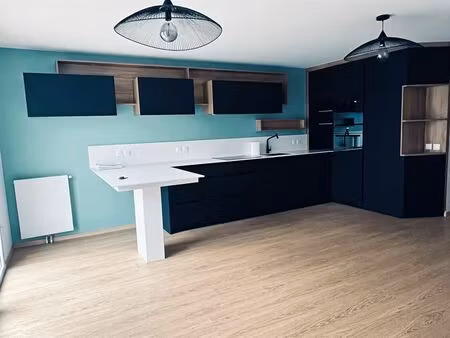 à louer beau t4 récent avec grande terrasse et deux garages – chamalières / carrefour euro