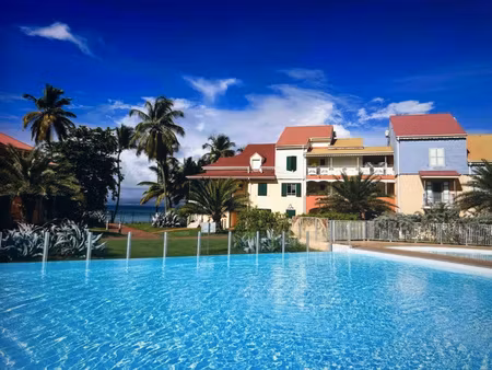 superbe t3 duplex meublé de 82m2 à bas du fort