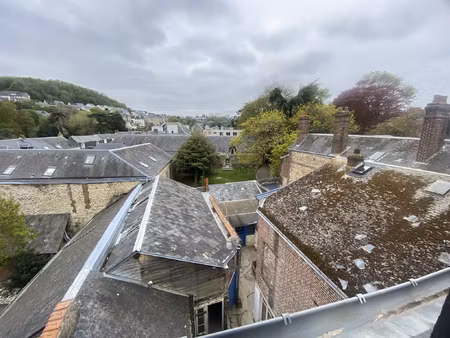 immeuble mixte à usage de commerce et d'habitation de 167 m2