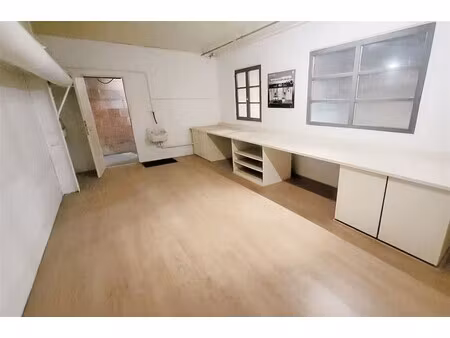 opslag + kantoor + parking te deurne