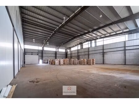 magazijn te huur voor korte duur – 850 m² - op toplocatie afrikalaan nabij gent-dampoort