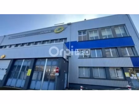 vente local d'activités 3 662 m²