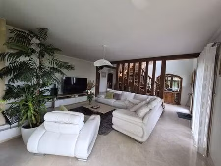 maison de prestige en vente déville-lès-rouen  france