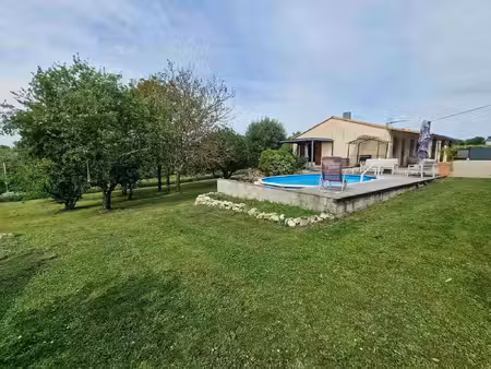 maison de plain-pied au calme dans un hameau