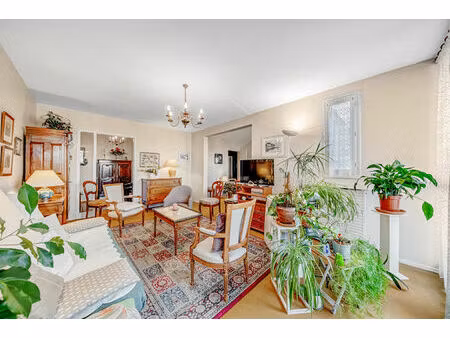 exclusivité appartement 2 chambres -balcon-parking et cave proche du centre-ville-secteur 