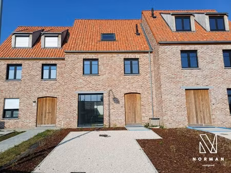 huis te koop in bavikhove met 4 slaapkamers