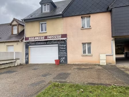 location local commercial 136m²