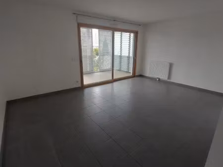 location appartement 106 m² à lormont (33310)