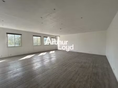 location bureaux 80 m²