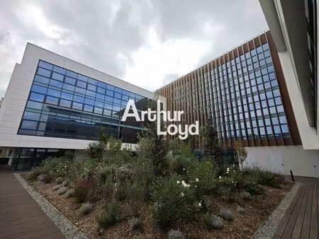 location bureaux 183 m² à 3 948 m²