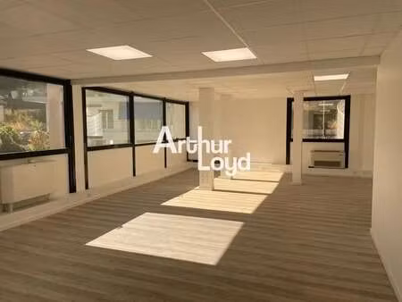 location bureaux 107 m² à 300 m²