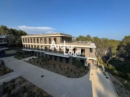 location bureaux 341 m² à 9 094 m²