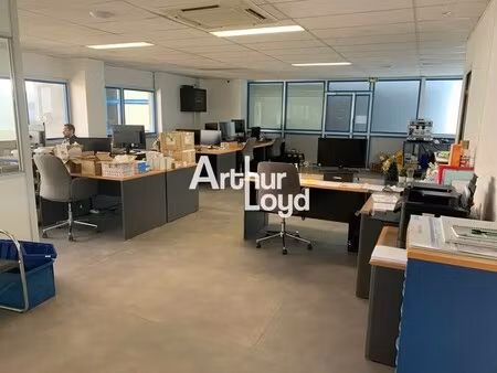 location bureaux 143 m²