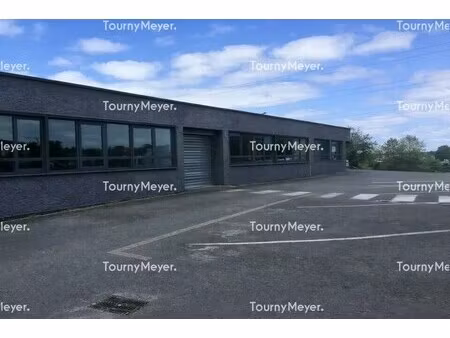 location local d'activités 1 750 m²