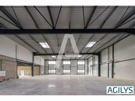 vente local d'activités 490 m² à 2 465 m²
