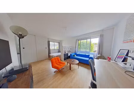 la riche - grand studio de 30 m2 avec garage