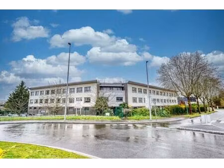 location bureaux 27 m² à 2 108 m²