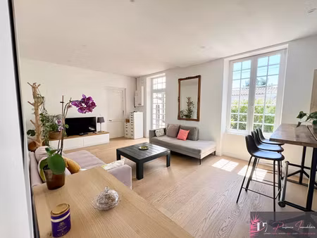 location maison 4 pièces 69m2 la rochelle 17000 - 1300 € - surface privée