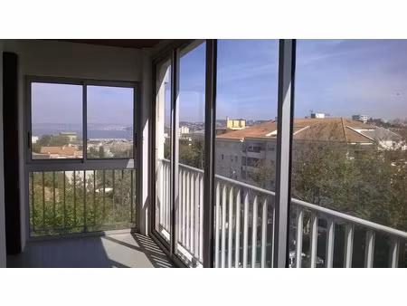 location appartement 2 pièces 49m2 marseille 8eme (13008) - 768 € - surface privée