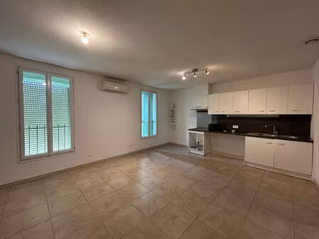 location appartement 3 pièces  77.53m²  marguerittes