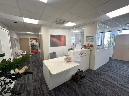 location bureaux 128 m²