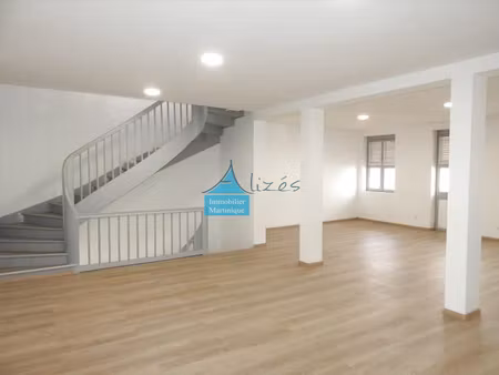 centre ville - bel immeuble rénové sur 3 niveaux