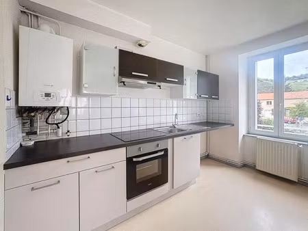 location appartement 3 pièces 61 m² à saint-flour (15100)