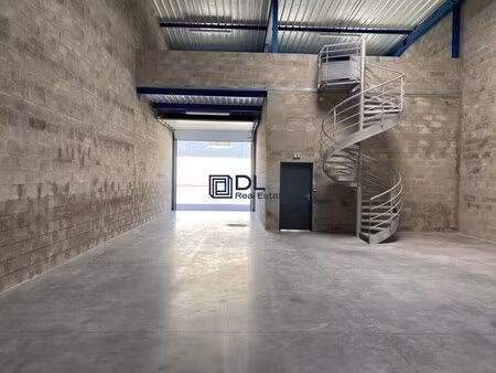 location entrepôt 240 m² à 480 m²