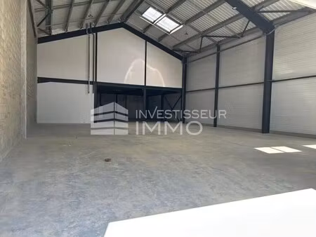 location local d'activités 671 m²